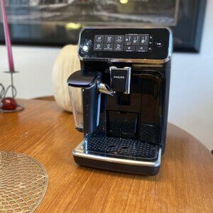 PHILIPS 3200 Series Fully Automatic Coffee Machine